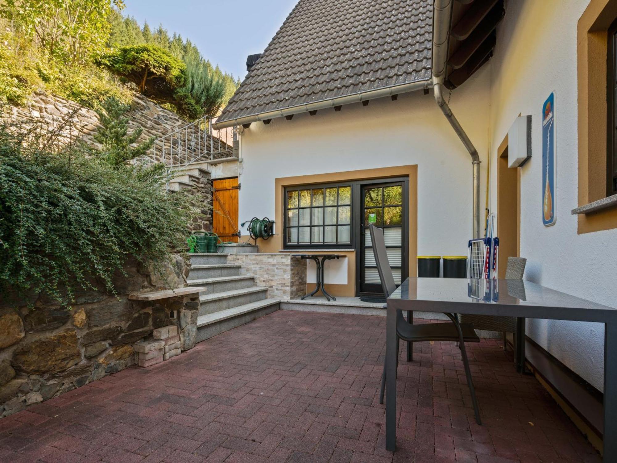 A Modern Apartment In The Hunsr Ck Region S Romantic Drohn Valley Merschbach Exterior photo